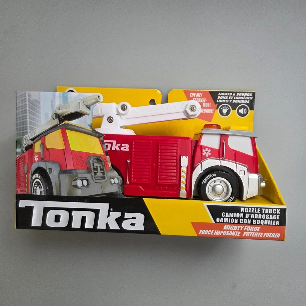 Tonka Mighty Force Nozzle Truck Fire Engine Red Lights and Sounds 06624YL NEW